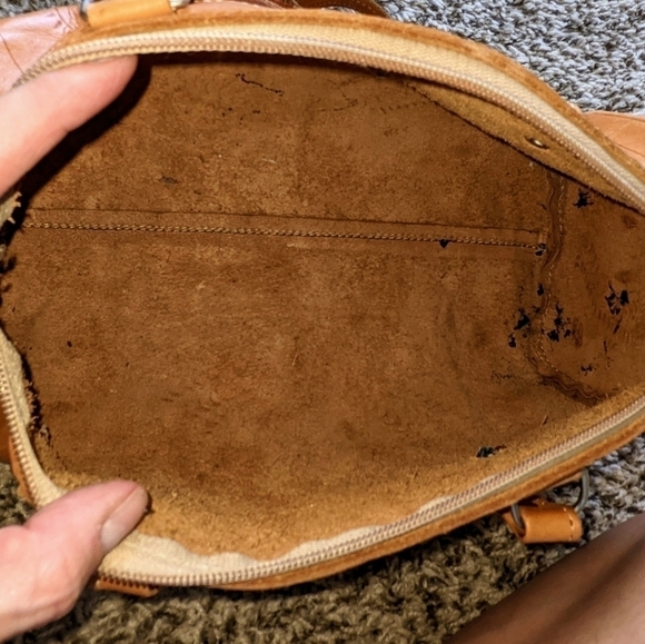 Genuine Leather Purse Hand Tooled Design Burnished with Detachable Strap - Picture 12 of 13